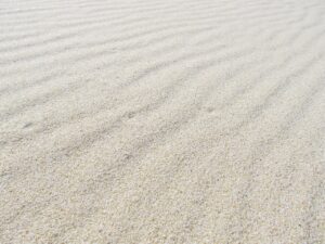 sand, beach, white-516890.jpg